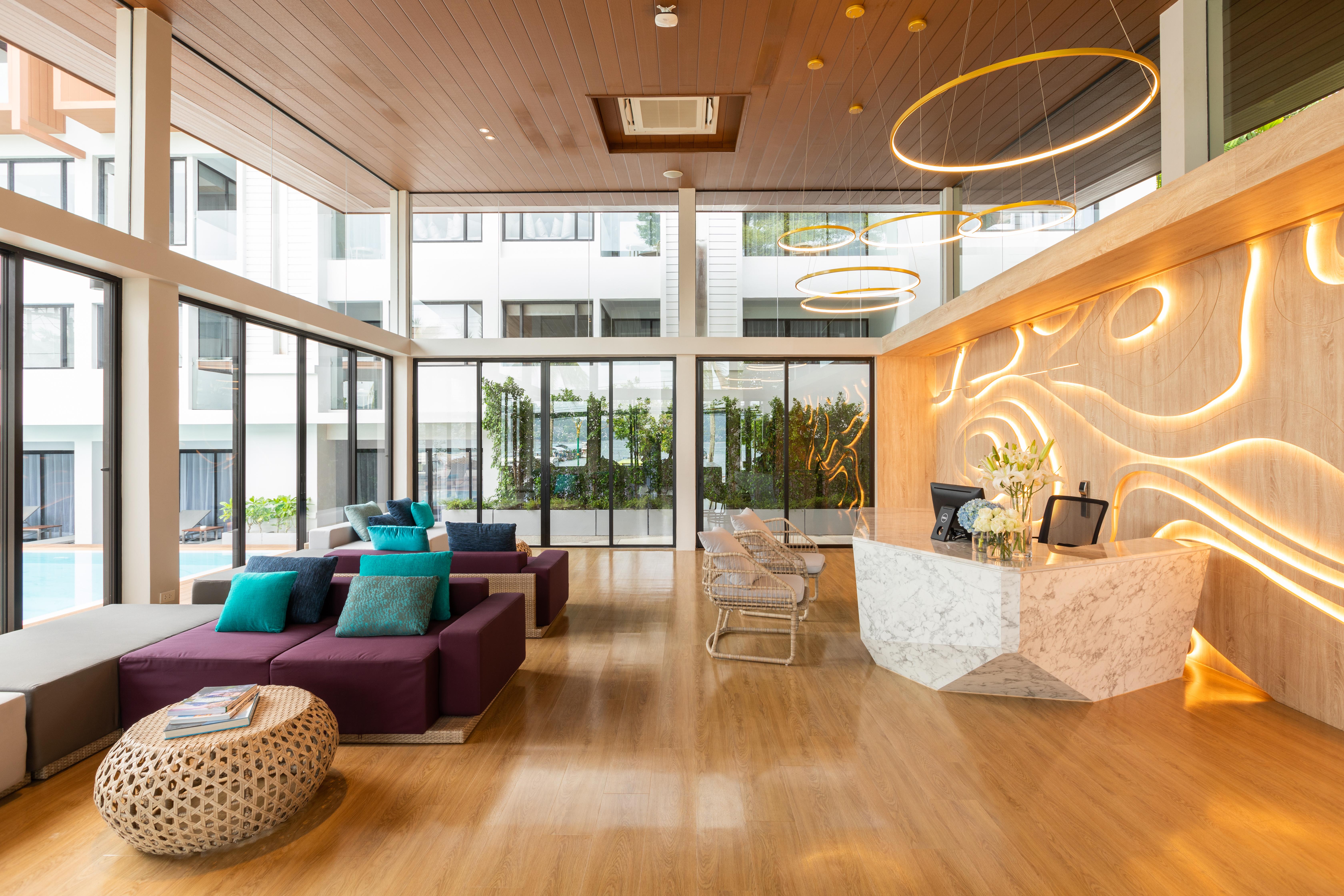 Liv Hotel Phuket Patong Beachfront Exteriér fotografie