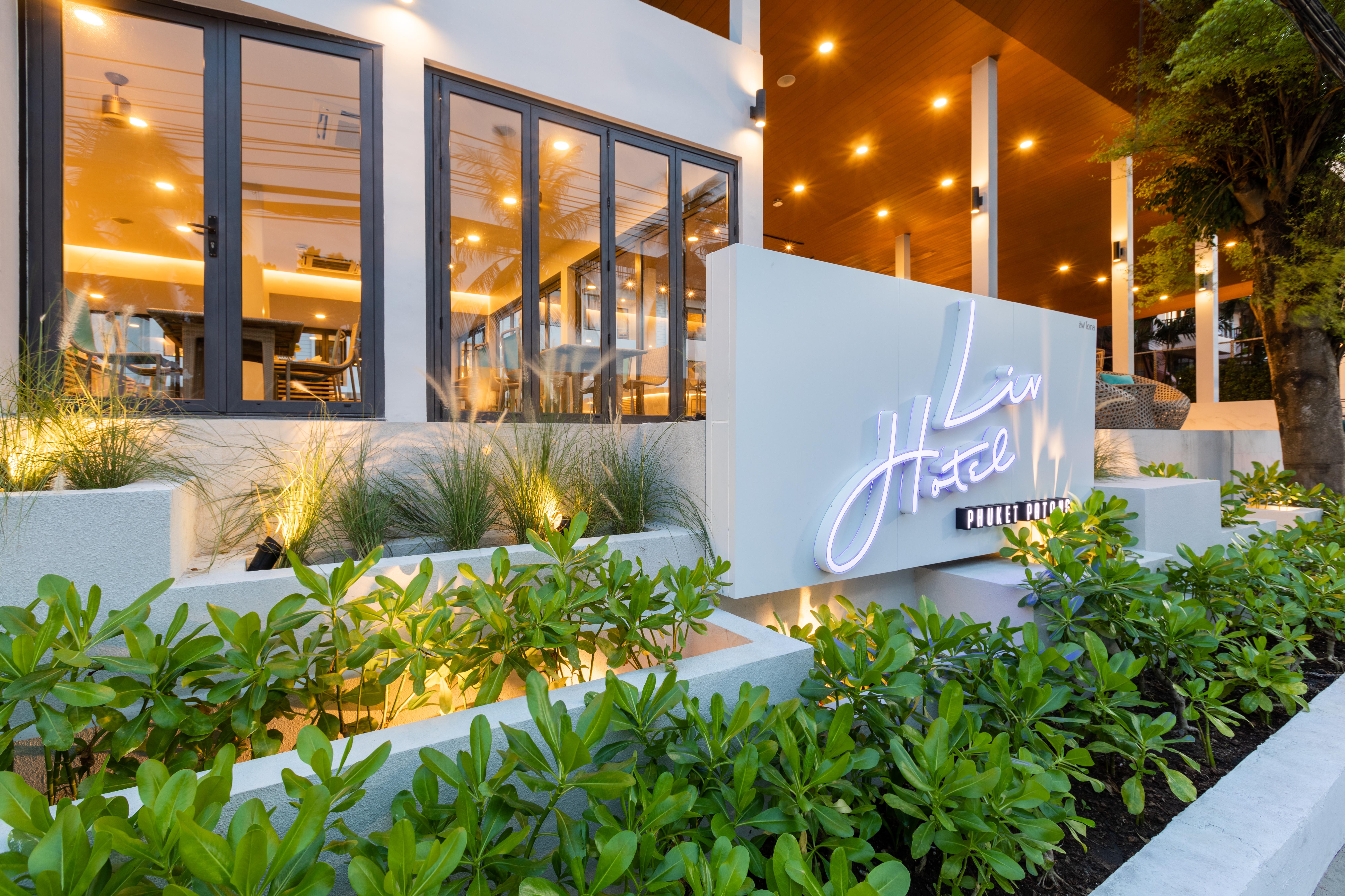 Liv Hotel Phuket Patong Beachfront Exteriér fotografie