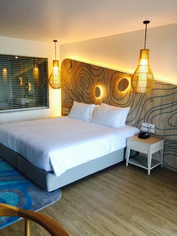 Liv Hotel Phuket Patong Beachfront Exteriér fotografie